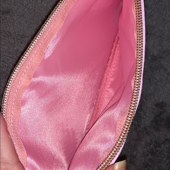 Cosmetic bag - Picture 2 of 2